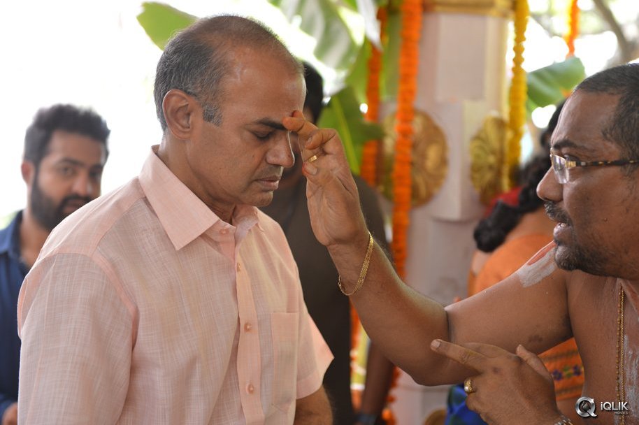 Kalyan-Ram-and-Puri-Jagannadh-Movie-Opening